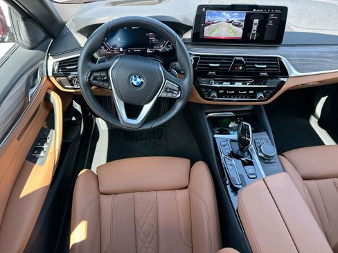 Used 2023 BMW 530e w/ Premium Package RWD image 24