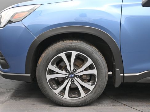 Used 2022 Subaru Forester Limited AWD/4WD image 12