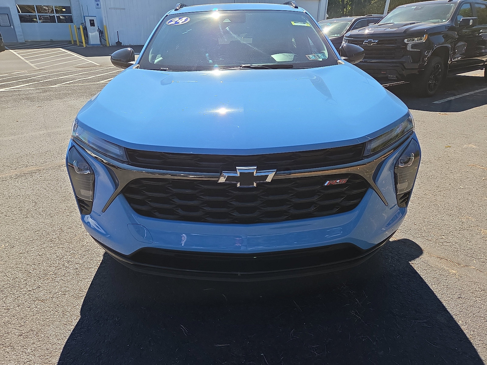 Used 2024 Chevrolet Trax RS w/ Sunroof Package FWD image 8