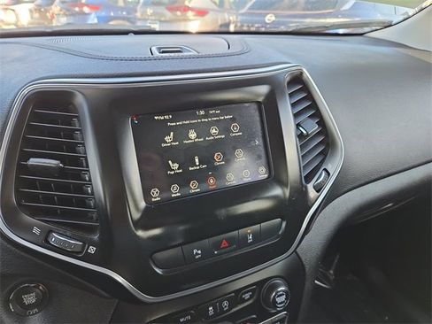 Used 2021 Jeep Cherokee Latitude Lux image 25