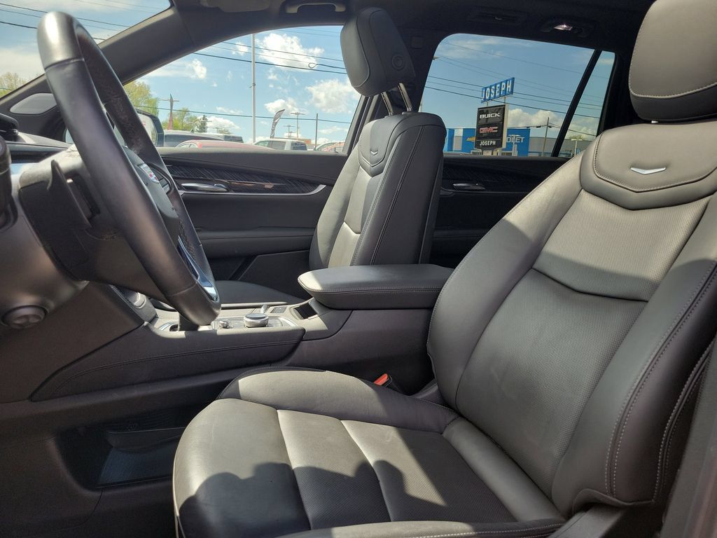 Used 2024 Cadillac XT6 Premium Luxury AWD/4WD image 19