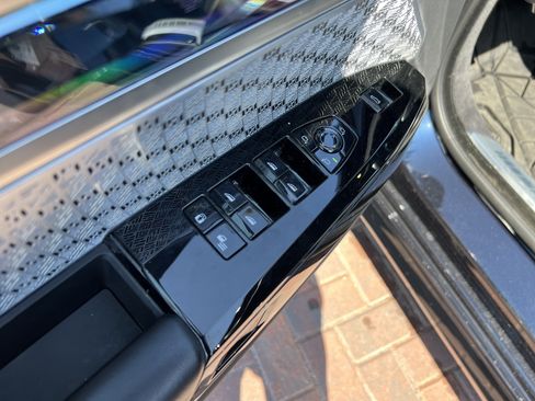 Certified 2024 BMW 760i xDrive AWD/4WD image 15