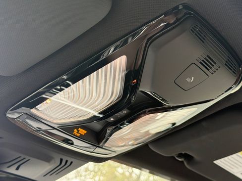 Used 2021 BMW X5 M50i w/ Executive Package image 23