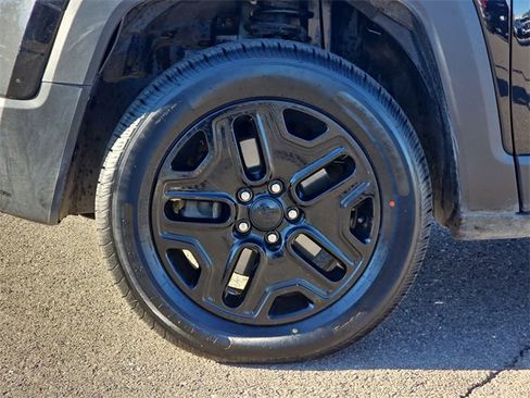 Used 2018 Jeep Renegade Trailhawk w/ UConnect 8.4 Nav Group image 19