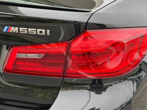 Used 2018 BMW M550i xDrive AWD/4WD image 33