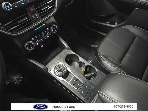 Used 2022 Ford Escape SEL w/ Technology Package image 27