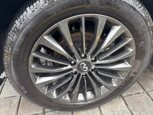 Used 2021 INFINITI QX80 Premium Select w/ All-Season Package image 9