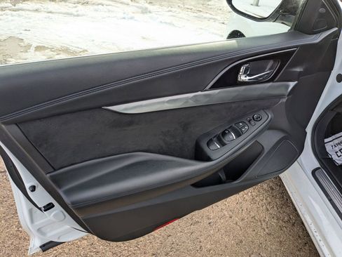 Used 2016 Nissan Maxima SR w/ Midnight Edition image 26