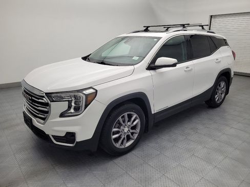 Used 2022 GMC Terrain SLT image 2