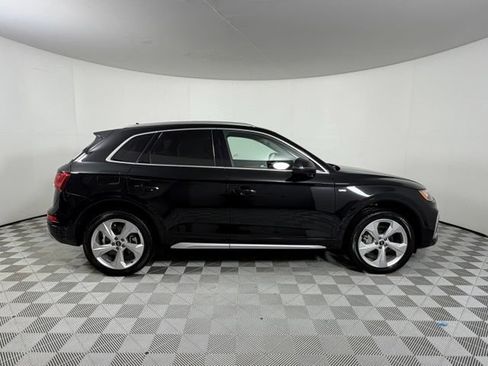 Certified 2023 Audi Q5 2.0T Prestige AWD/4WD image 9