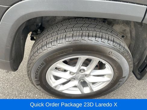 Used 2025 Jeep Grand Cherokee Laredo X w/ Luxury Tech Group I AWD/4WD image 11