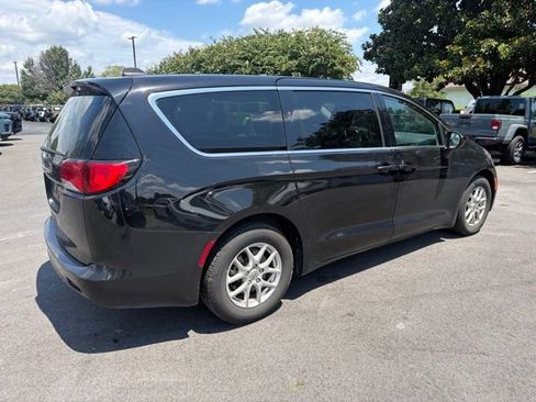 Used 2024 Chrysler Voyager LX FWD image 4