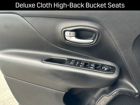 Used 2020 Jeep Renegade Altitude image 13