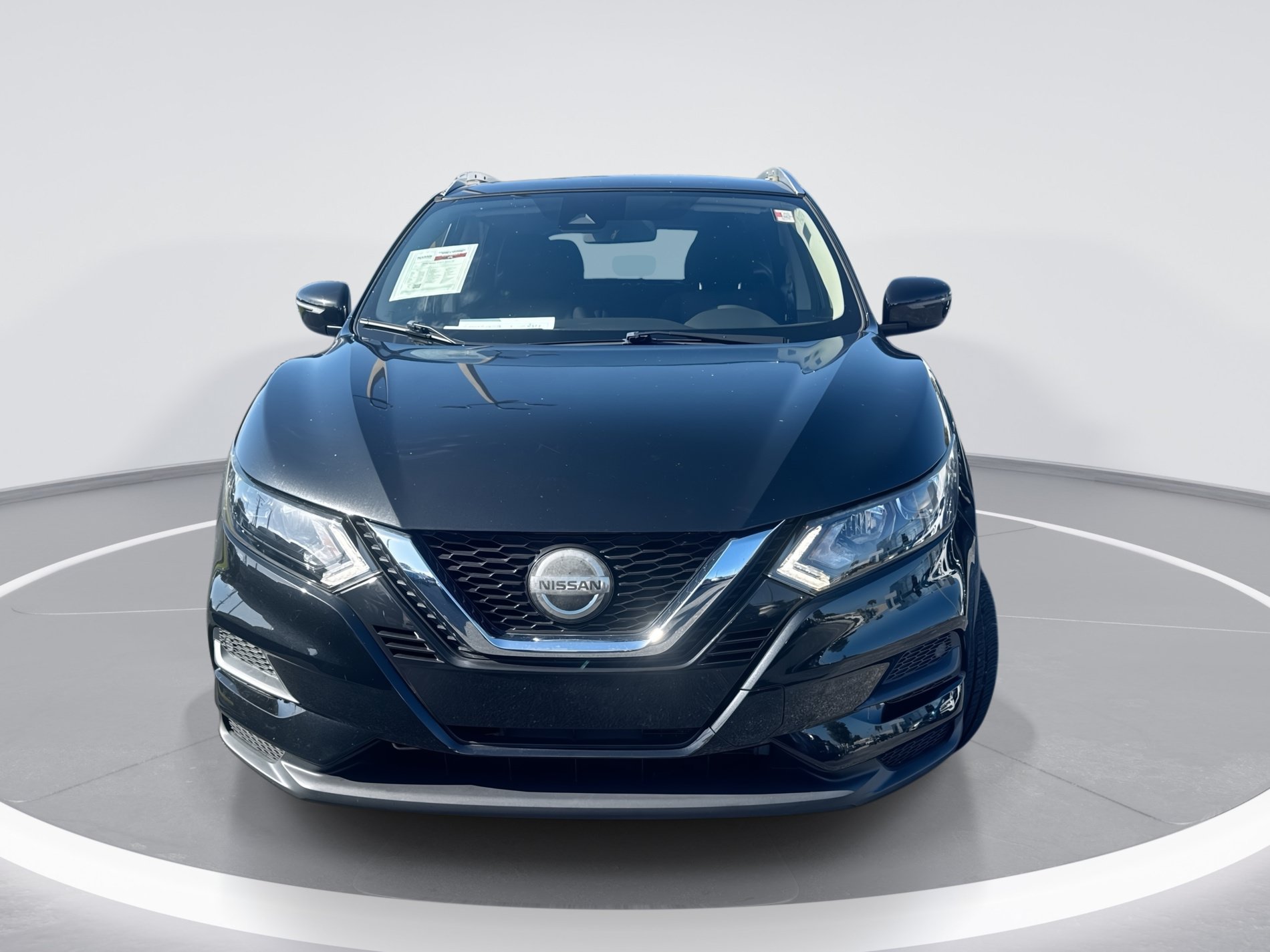 Used 2020 Nissan Rogue Sport SV FWD image 9