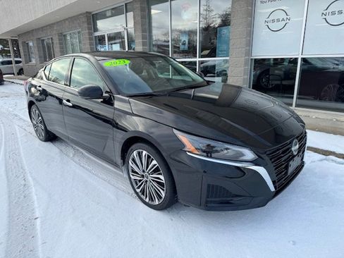 Used 2023 Nissan Altima 2.5 SL image 3