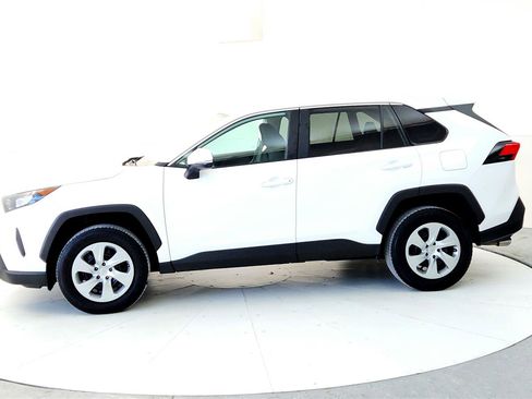 Certified 2022 Toyota RAV4 LE image 3