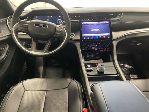 New 2025 Jeep Grand Cherokee L Limited w/ Luxury Tech Group II AWD/4WD image 12