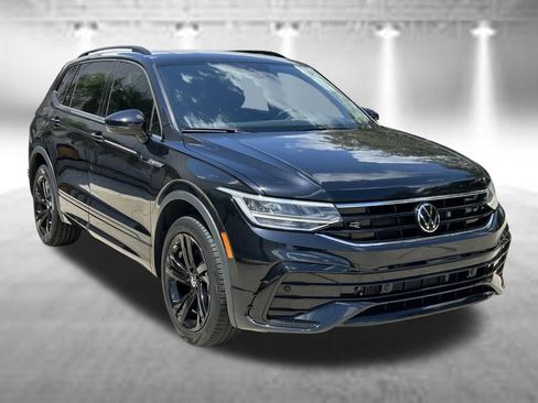 Certified 2024 Volkswagen Tiguan SE R-Line FWD image 7