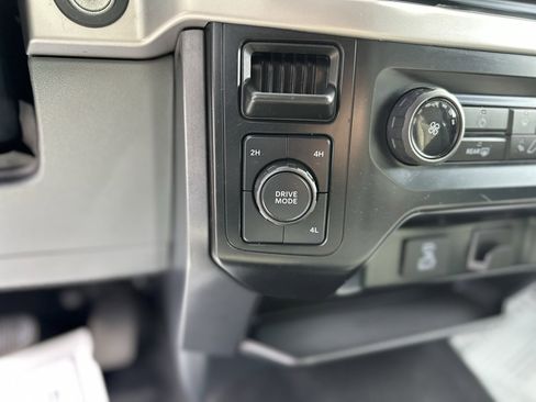 Used 2023 Ford F150 XLT image 28