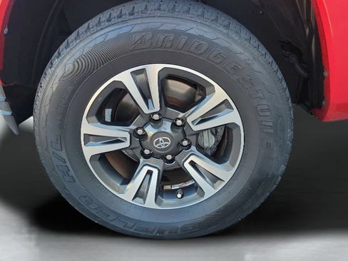 Used 2017 Toyota Tacoma TRD Sport w/ Tow Package RWD image 24