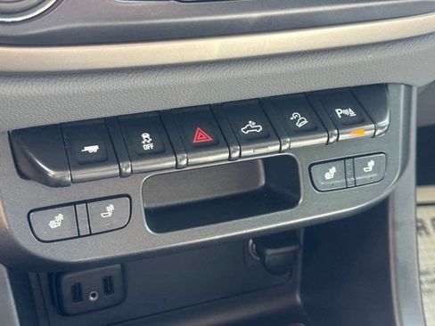 Used 2019 Chevrolet Colorado Z71 AWD/4WD image 22