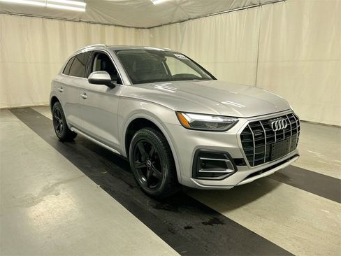 Used 2022 Audi Q5 2.0T Premium w/ Convenience Package image 1