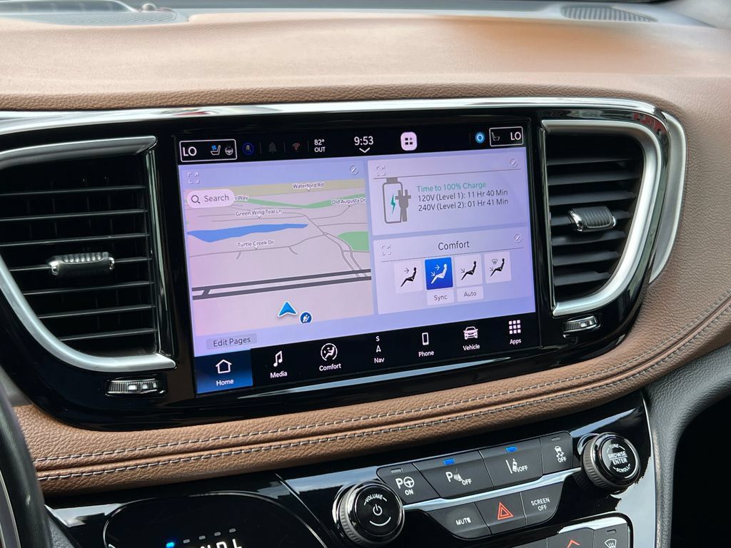 Used 2021 Chrysler Pacifica Limited w/ Uconnect Theater Family Group FWD image 41