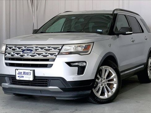 Used 2019 Ford Explorer XLT w/ Equipment Group 202A image 2