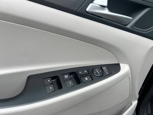 Used 2021 Hyundai Tucson SE AWD/4WD image 10