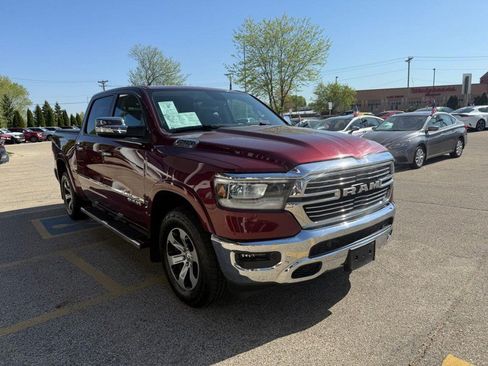 Used 2019 RAM 1500 Laramie AWD/4WD image 3