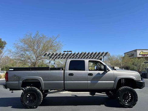 Used 2006 Chevrolet Silverado 3500 LT w/ Heavy-Duty Power Package AWD/4WD image 11