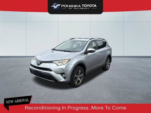 Used 2018 Toyota RAV4 XLE w/ Plus Extra Value Package AWD/4WD image 1