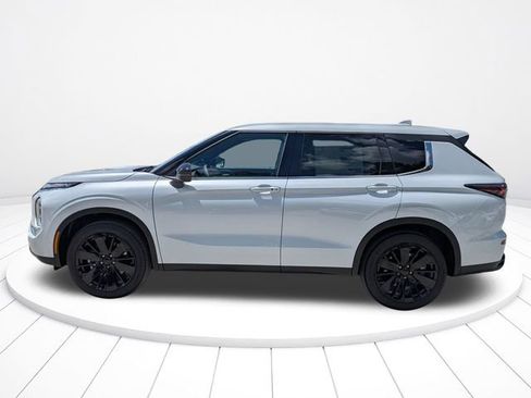 New 2026 Mitsubishi Outlander LE FWD image 7