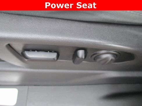 Used 2019 Chevrolet Silverado 1500 RST image 21