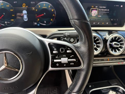 Used 2020 Mercedes-Benz CLA 250 4MATIC image 24