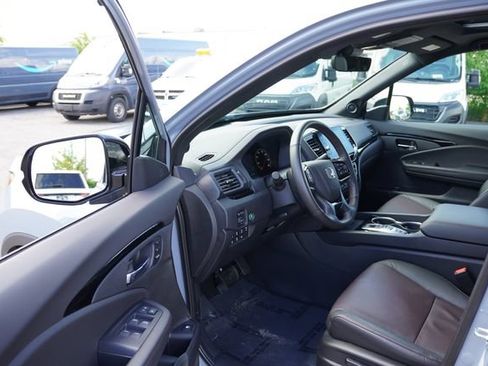 Used 2025 Honda Ridgeline Black Edition image 14