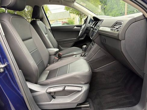 Used 2021 Volkswagen Tiguan SE AWD/4WD image 29