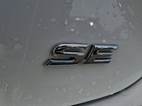 Used 2025 Toyota Camry SE FWD image 30