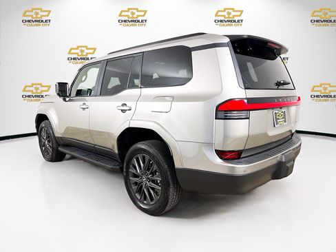 Used 2025 Lexus GX 550 w/ Cold Area Package AWD/4WD image 5