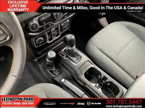 Used 2025 Jeep Wrangler Unlimited Sport AWD/4WD image 18