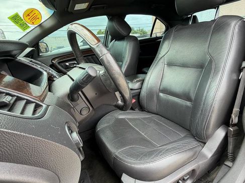 Used 2014 Ford Taurus Limited FWD image 9