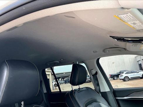 Used 2022 Jeep Grand Cherokee Limited w/ Luxury Tech Group II image 14