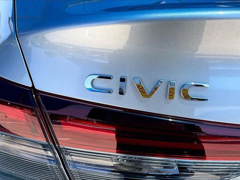 Used 2025 Honda Civic Sport image 10