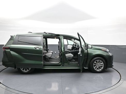 Certified 2025 Toyota Sienna XLE w/ XLE Plus Package AWD/4WD image 44