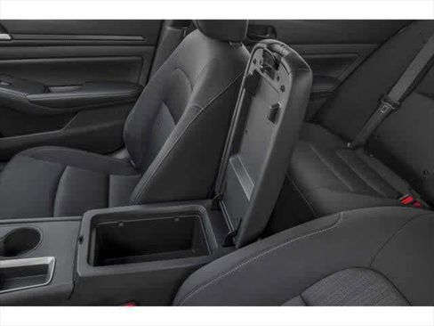 Used 2025 Nissan Altima 2.5 SV image 10