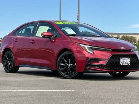 Used 2023 Toyota Corolla SE w/ Carpet Mat Package (TMS) FWD image 2