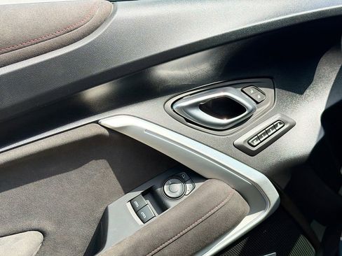 Used 2022 Chevrolet Camaro ZL1 RWD image 17