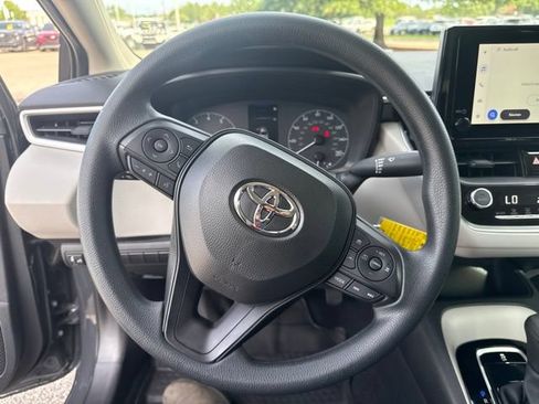 Used 2024 Toyota Corolla LE FWD image 28