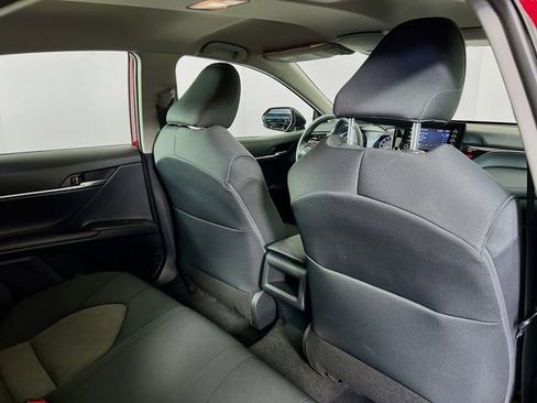 Used 2022 Toyota Camry LE image 9