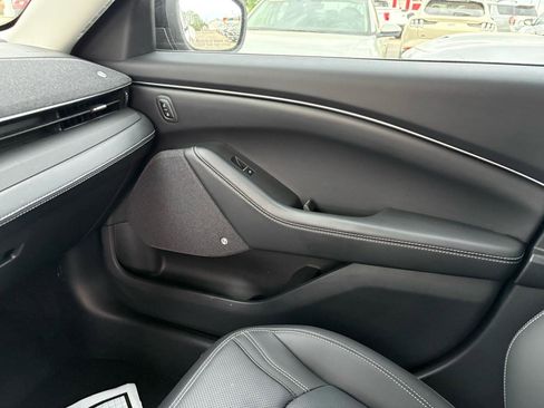 Used 2025 Ford Mustang Mach-E Premium image 20